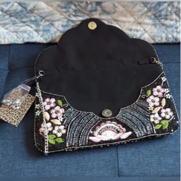 CLEMENTS RIBEIRO BEADED BLACK Flower Sequence Crossbody - Picture 6 of 8